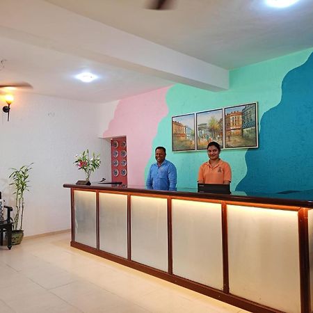 Colonia Santa Maria Hotel Baga Bagian luar foto