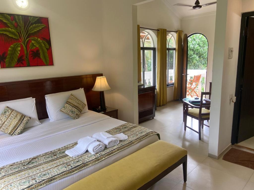 Colonia Santa Maria Hotel Baga Bagian luar foto