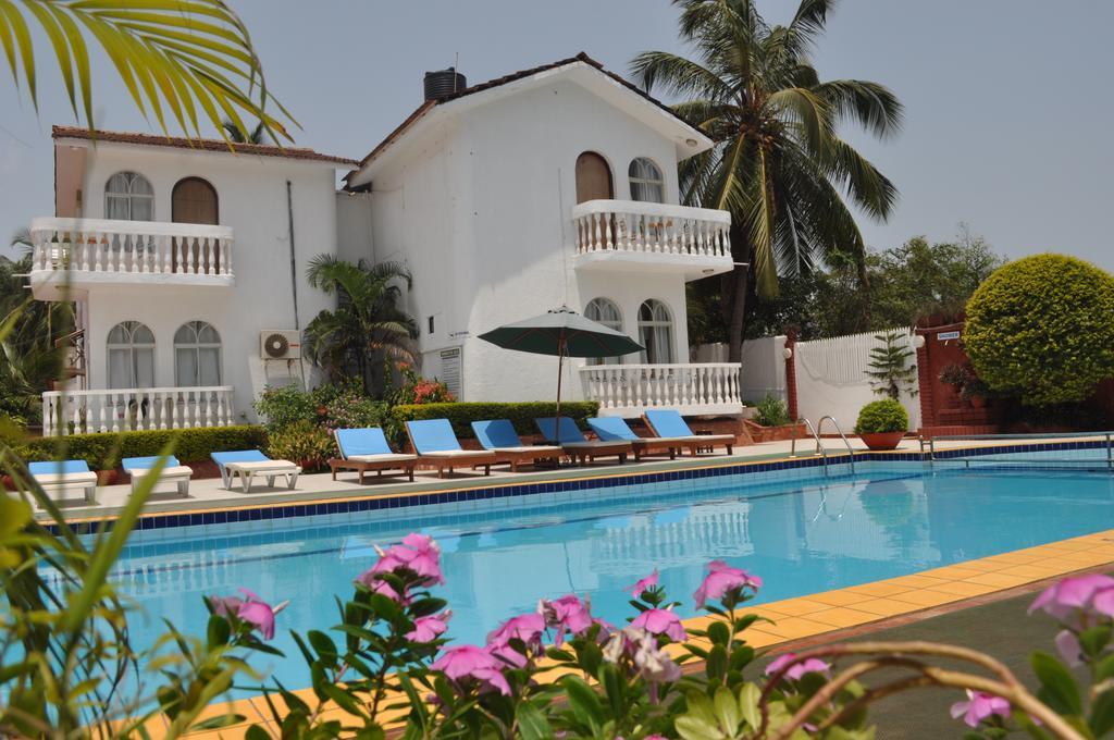 Colonia Santa Maria Hotel Baga Bagian luar foto