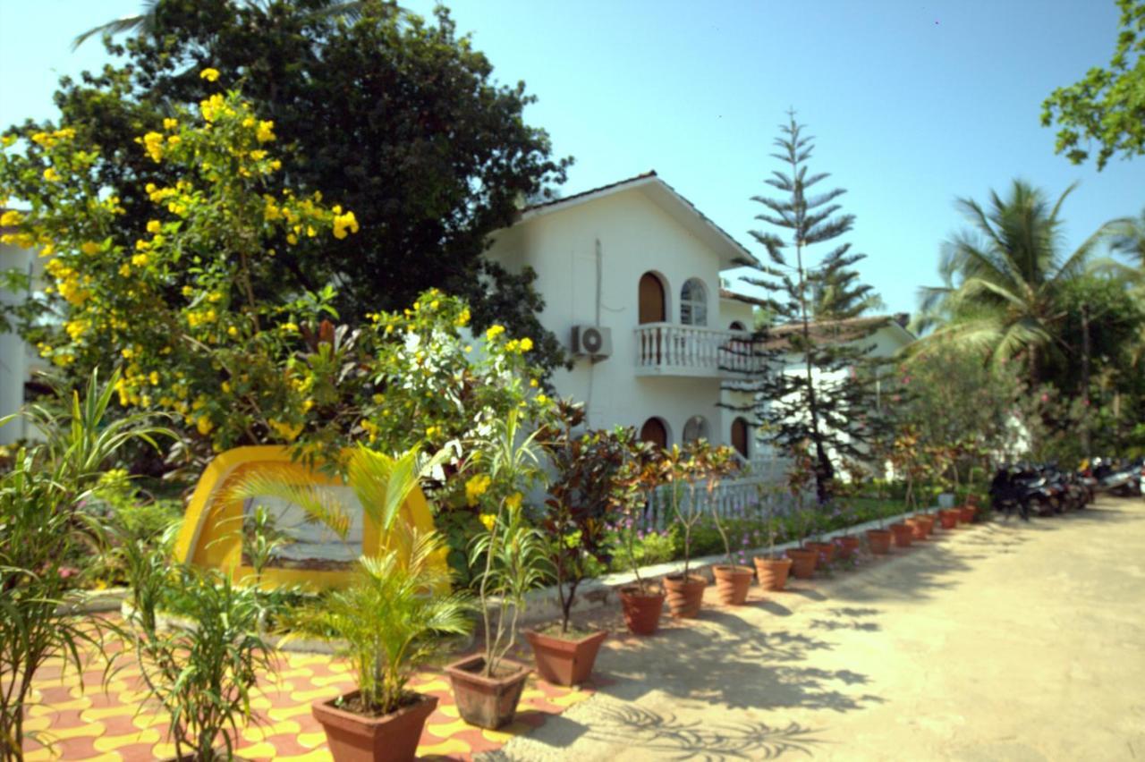 Colonia Santa Maria Hotel Baga Bagian luar foto