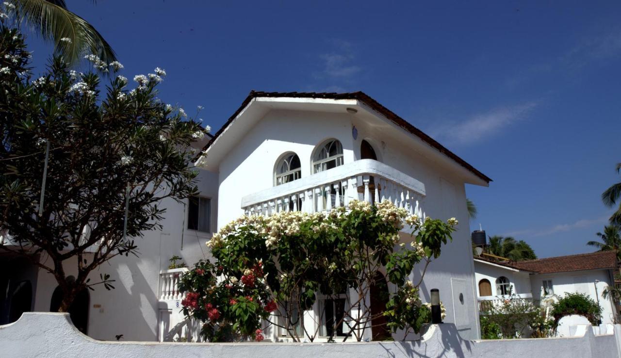 Colonia Santa Maria Hotel Baga Bagian luar foto