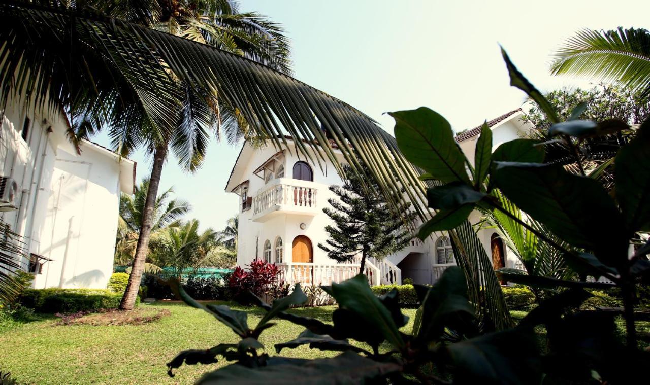 Colonia Santa Maria Hotel Baga Bagian luar foto