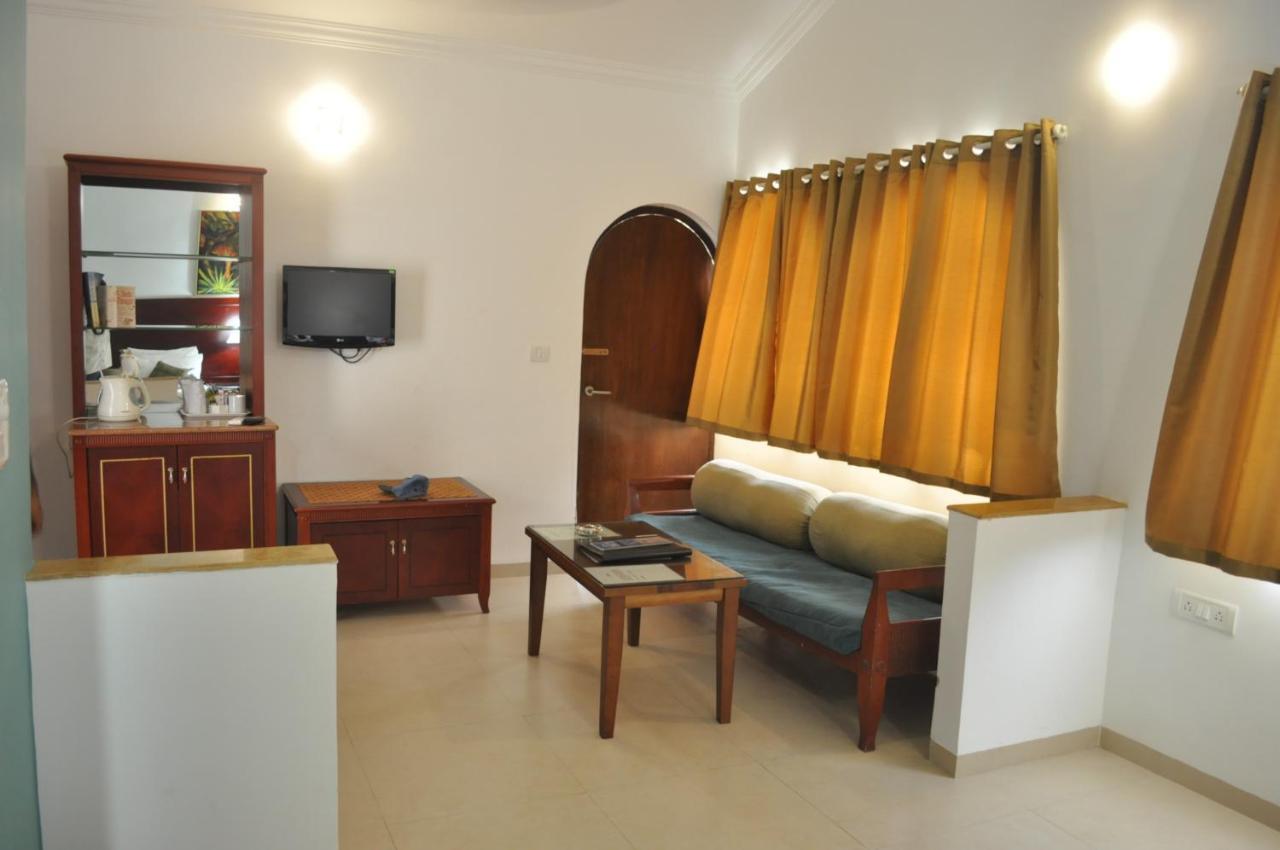 Colonia Santa Maria Hotel Baga Bagian luar foto