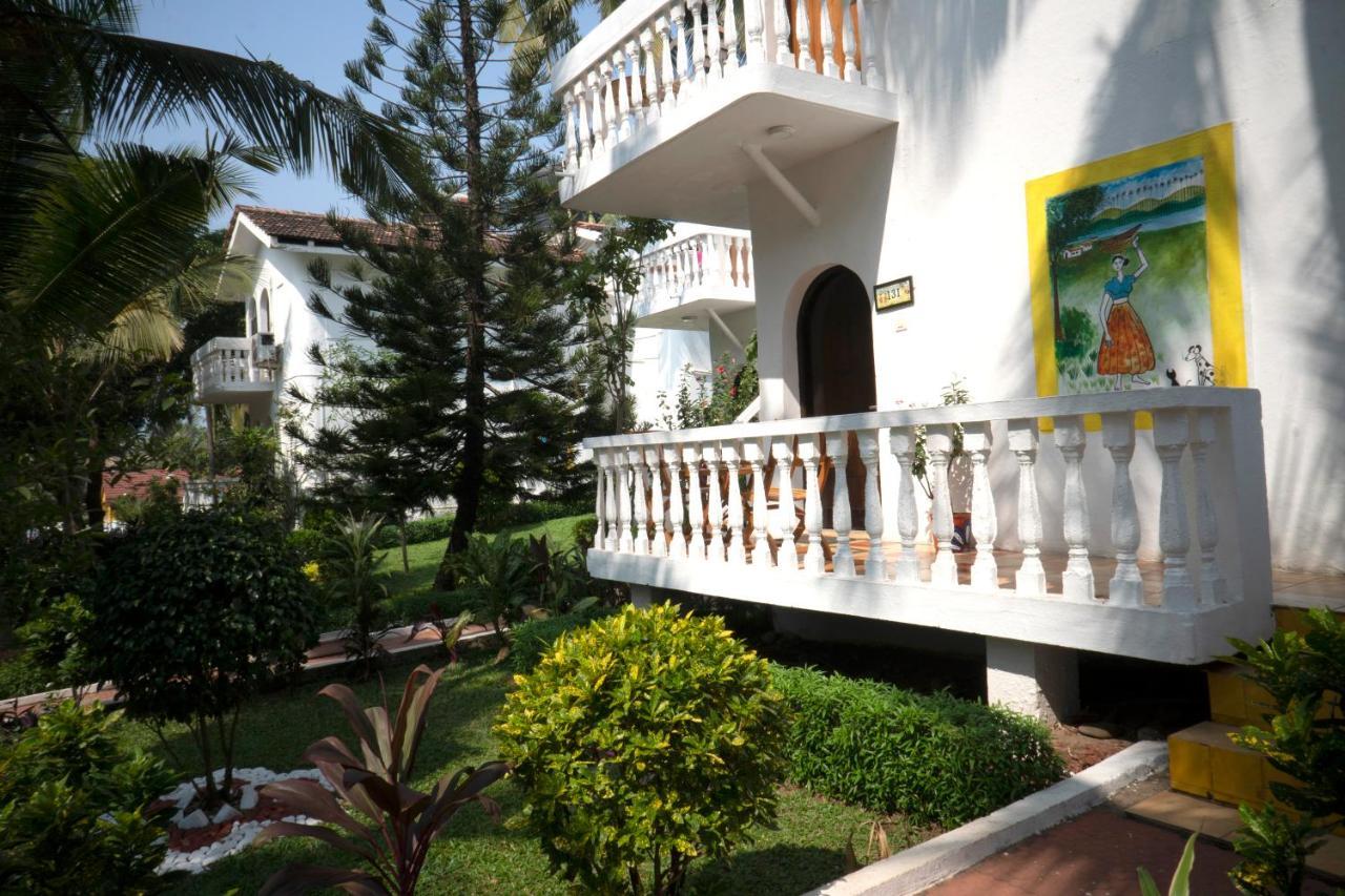 Colonia Santa Maria Hotel Baga Bagian luar foto