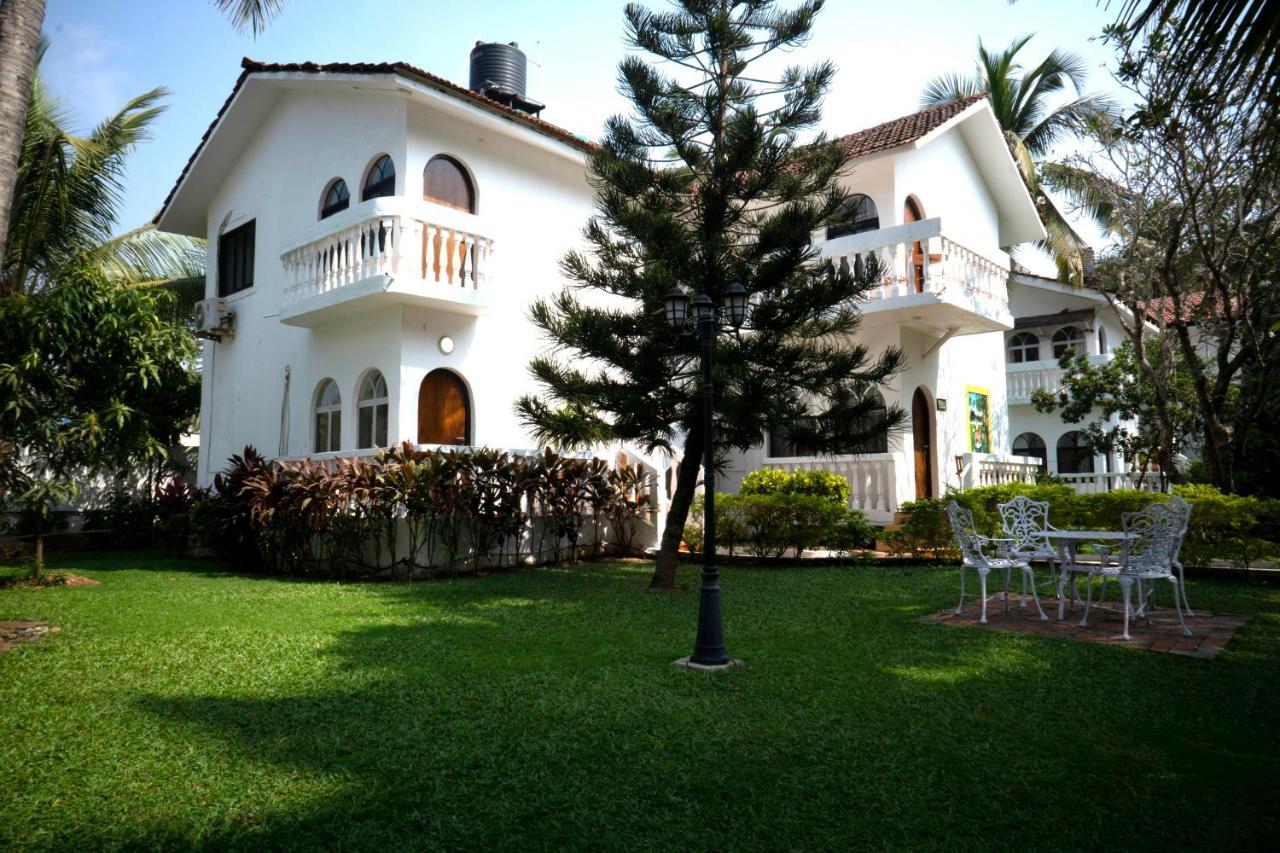 Colonia Santa Maria Hotel Baga Bagian luar foto
