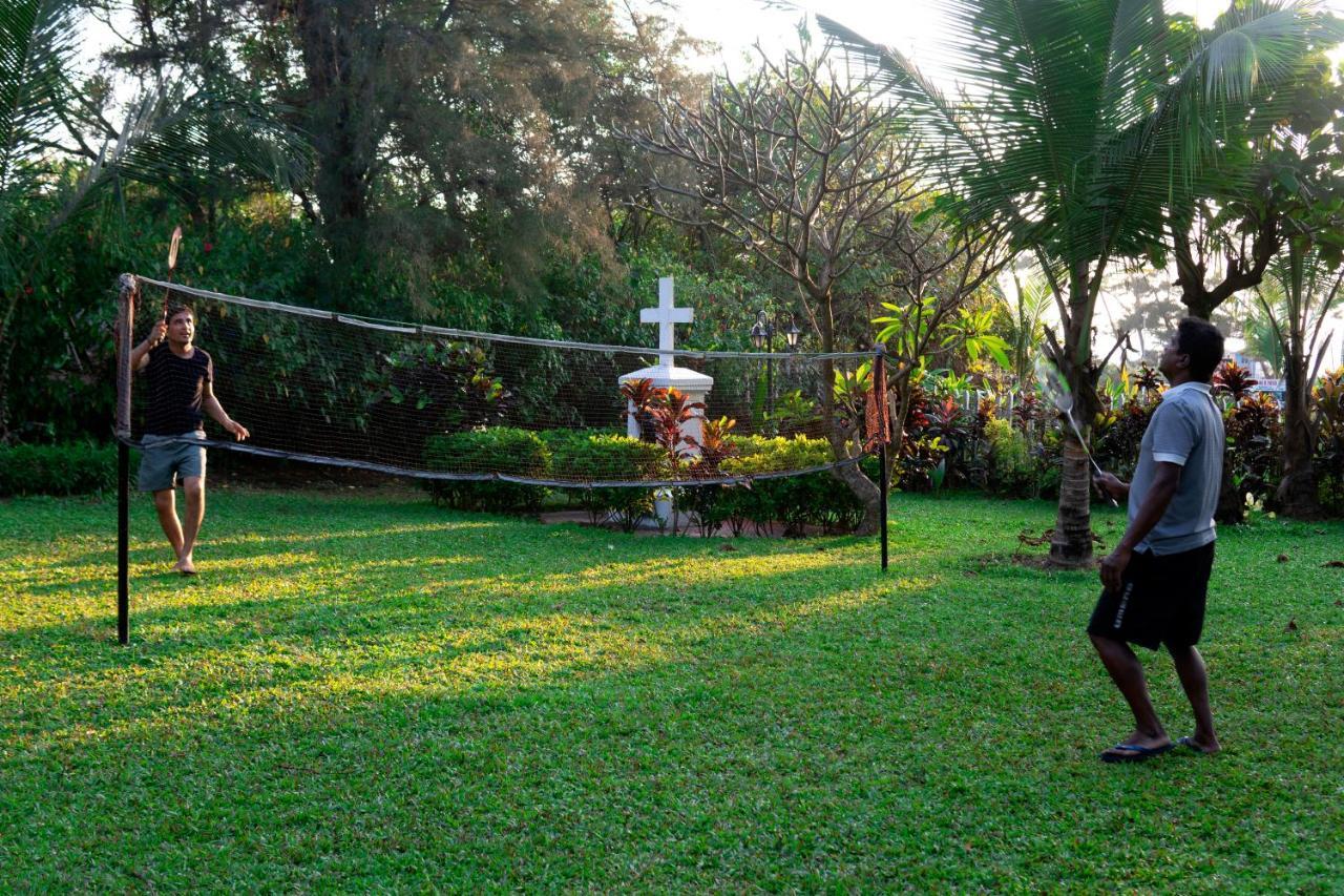 Colonia Santa Maria Hotel Baga Bagian luar foto