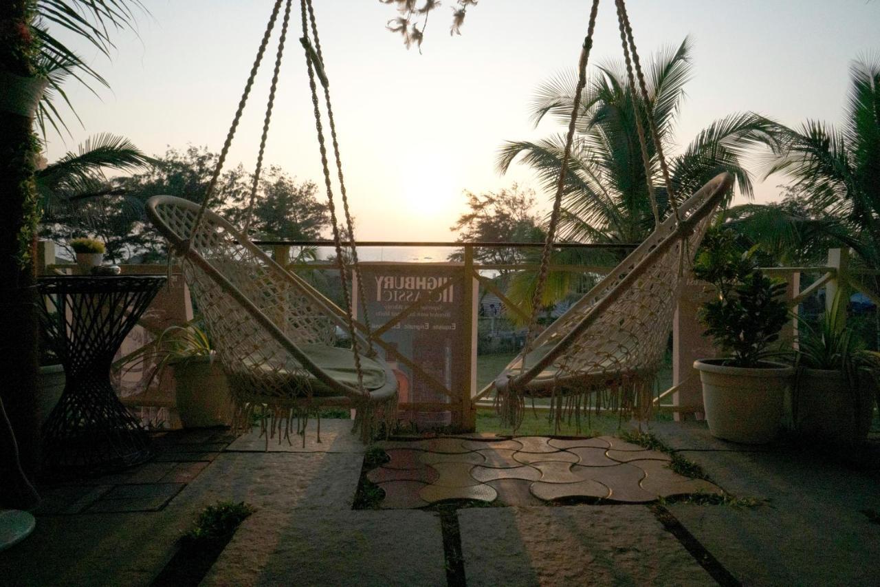 Colonia Santa Maria Hotel Baga Bagian luar foto